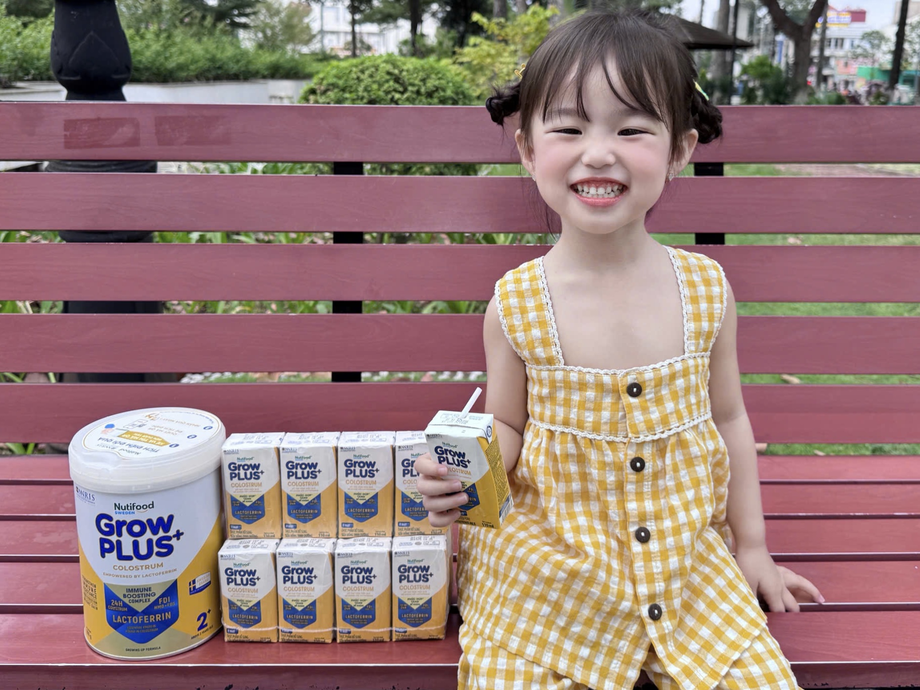 Phụ huynh có thể cho con sử dụng sữa công thức để bổ sung Lactoferrin và kháng thể IgG tăng sức đề kháng.