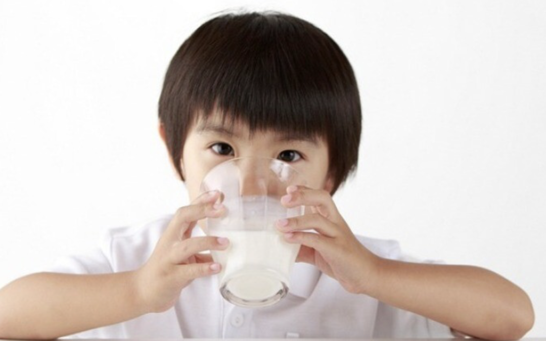 Làm sao để giúp trẻ xây dựng đề kháng khoẻ từ bên trong? Việc làm dễ nhưng nhiều bố mẹ chủ quan bỏ qua