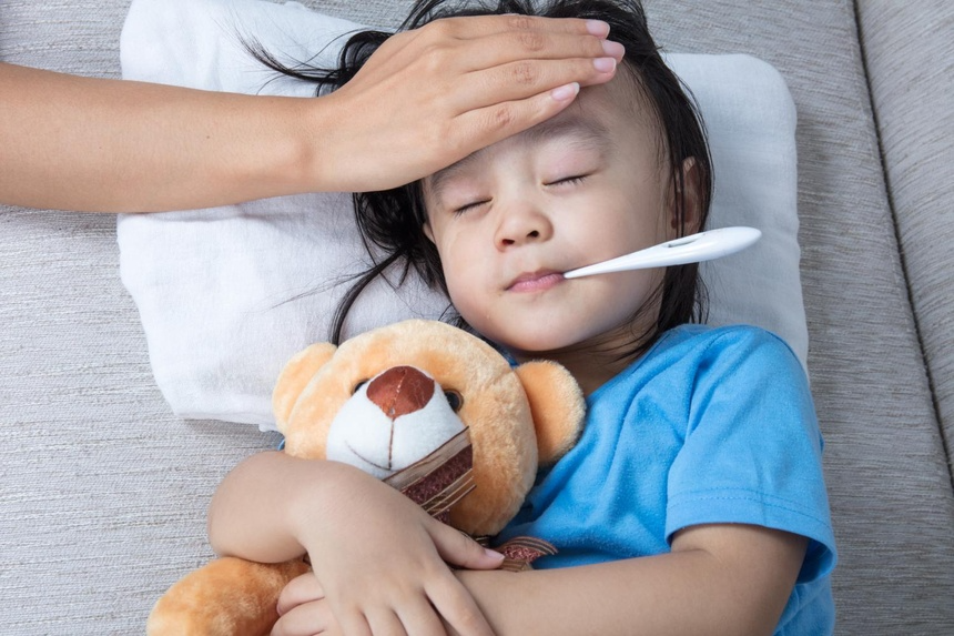 Vì sao trẻ thường mắc bệnh hô hấp khi giao mùa?
