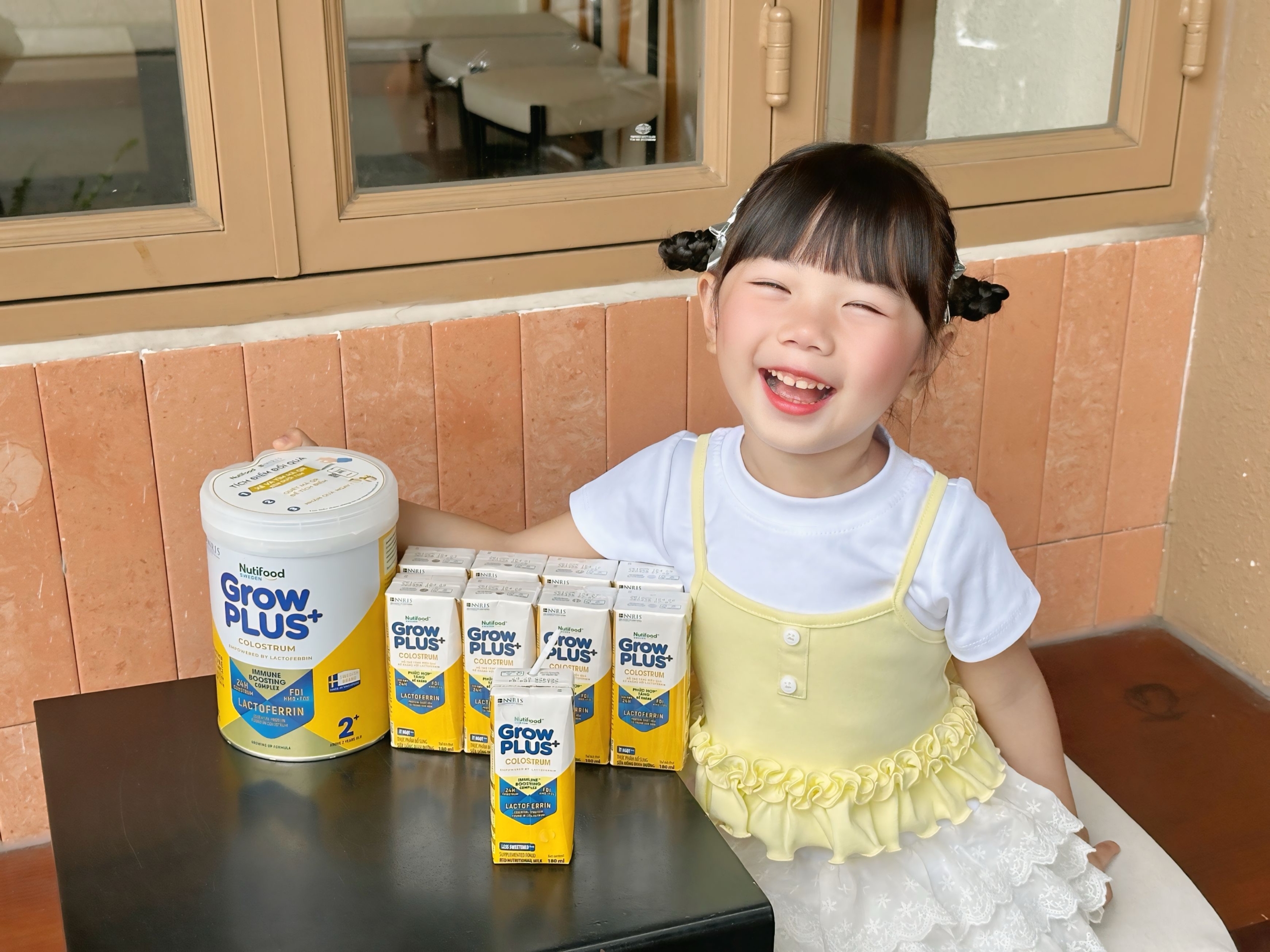 Sữa Nutifood GrowPLUS+ Colostrum Lactoferrin với phức hợp tăng đề kháng: Lactoferrin, Sữa non 24h và công thức FDI.