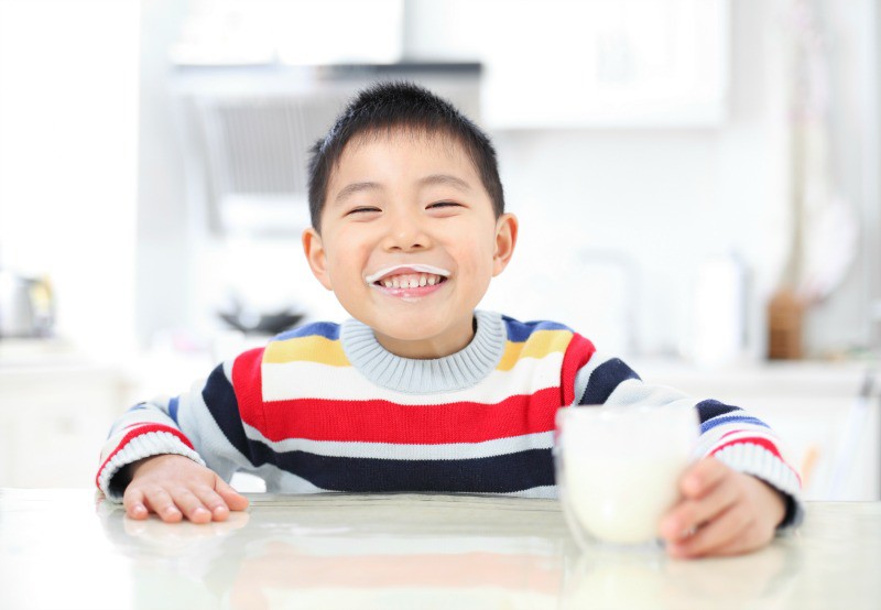 Loại protein nào có vai trò trung tâm giúp tăng đề kháng ở trẻ, cách bổ sung đúng và phù hợp bố mẹ cần biết